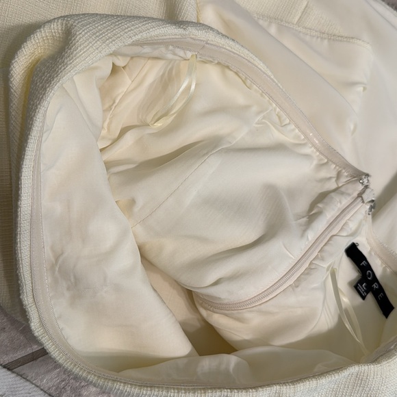 These Three Boutique Linen Ivory Strapless Top Medium - Picture 8 of 14